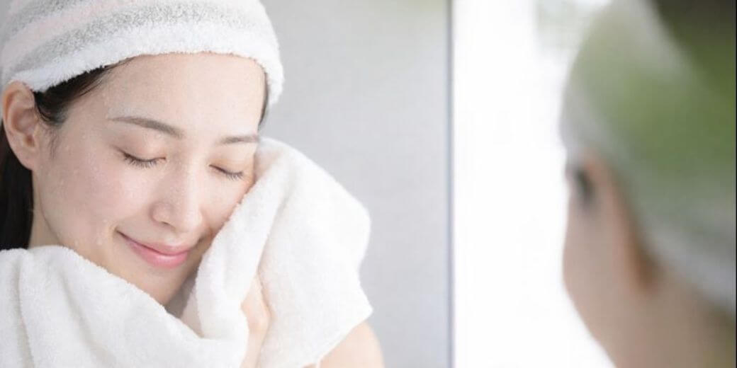 冬の肌ケア 洗顔後にブースターオイル